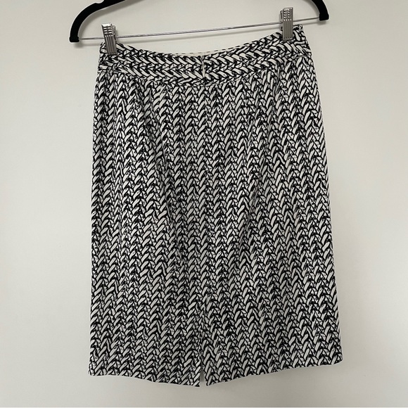 Banana republic pencil skirt - Picture 10 of 10